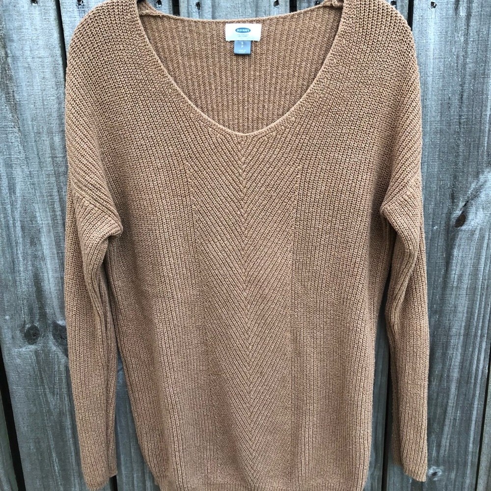 Scoop neck sweater
